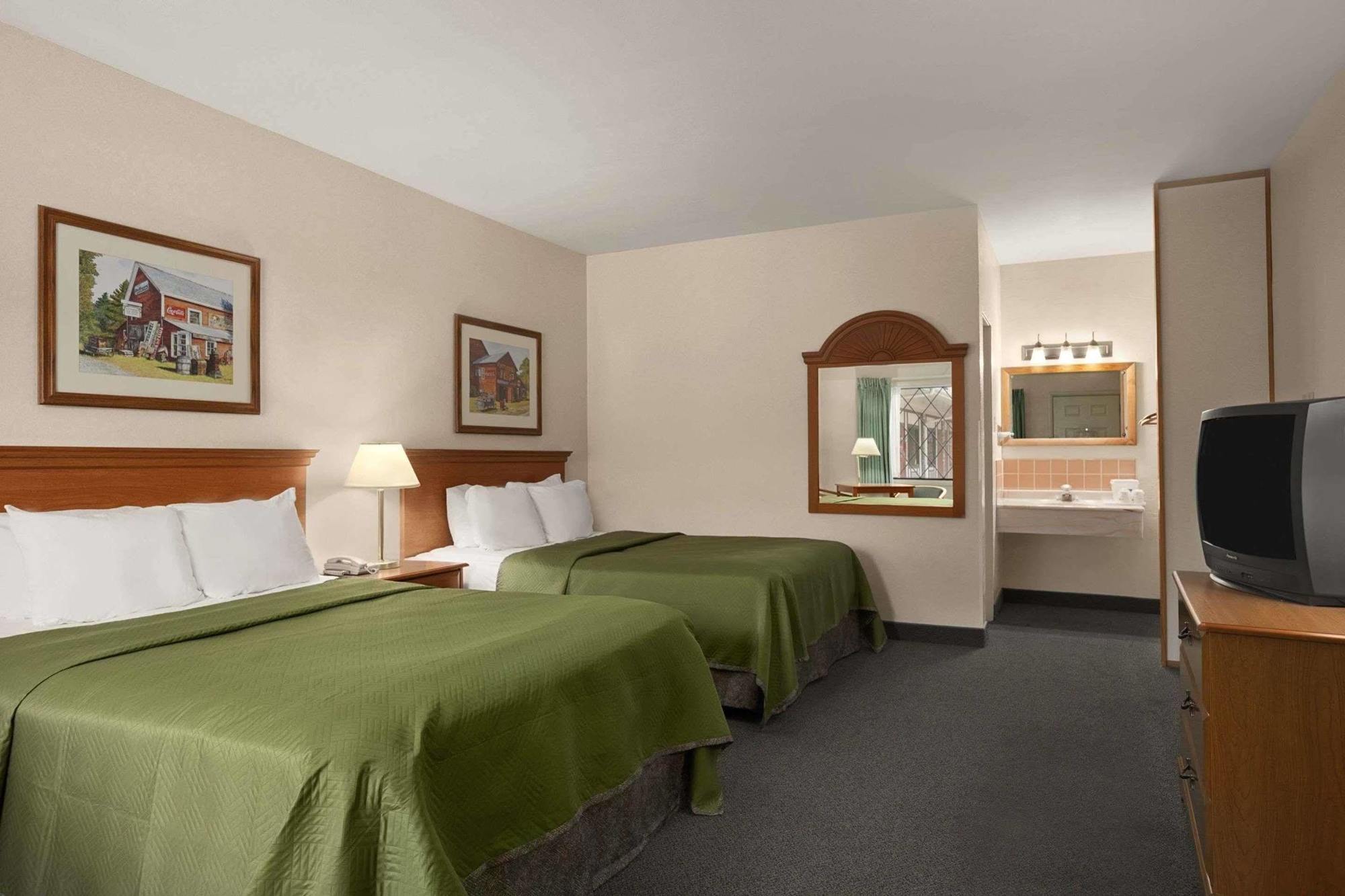 Travelodge By Wyndham Μπέντφορντ Εξωτερικό φωτογραφία