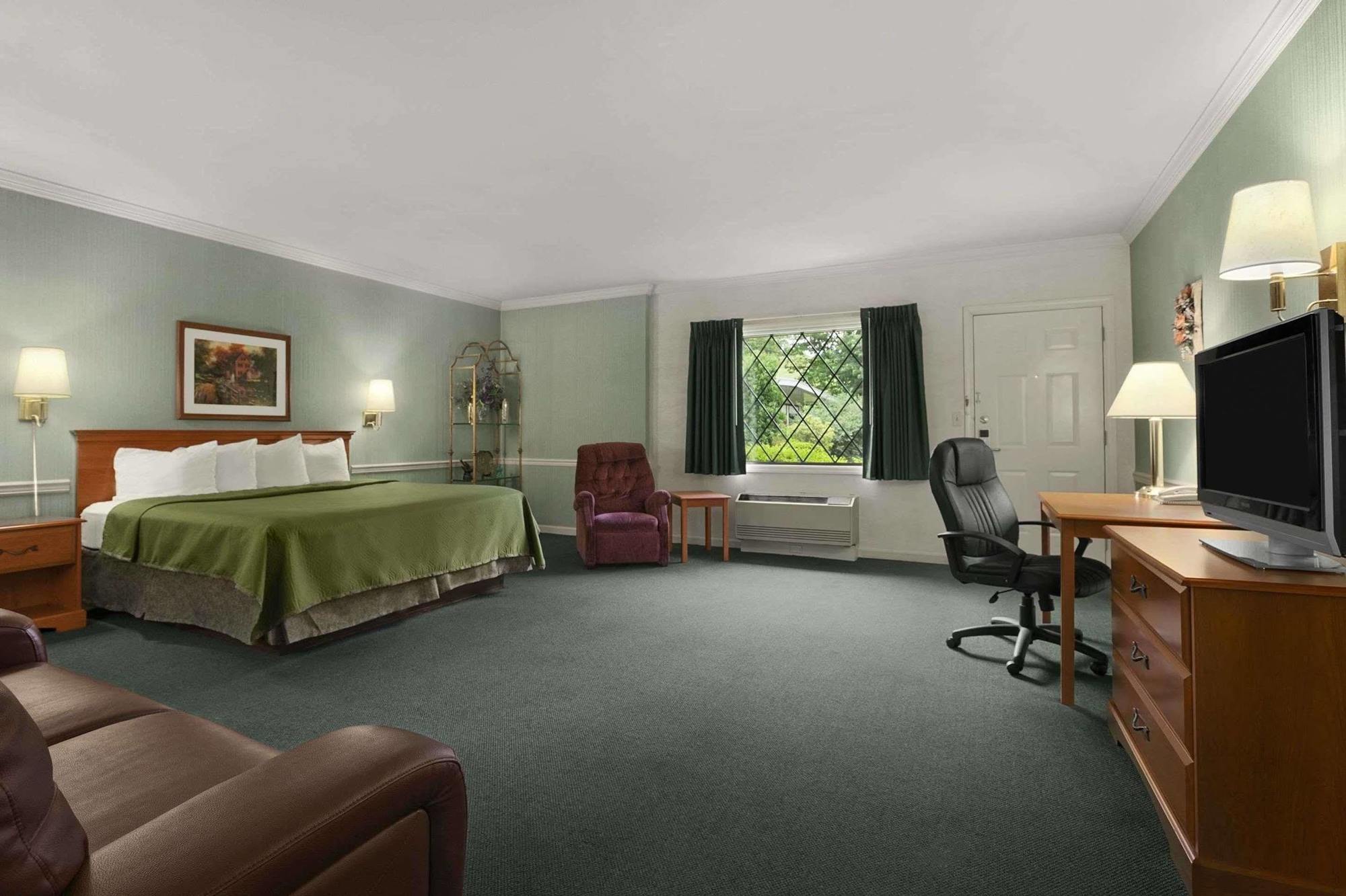 Travelodge By Wyndham Μπέντφορντ Εξωτερικό φωτογραφία